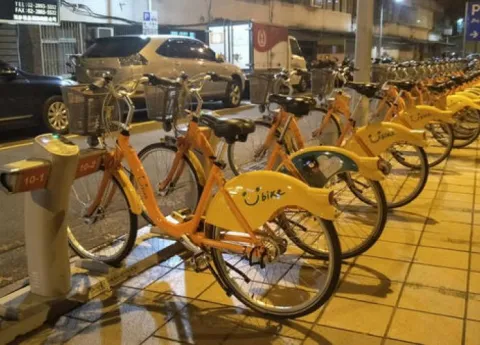 交通論壇社論: 台北之光～Youbike 十歲囉！