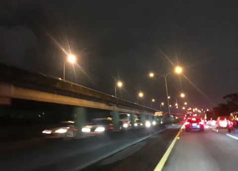 交通論壇社論: 「車流量大於設計容量」塞車難解之習題!