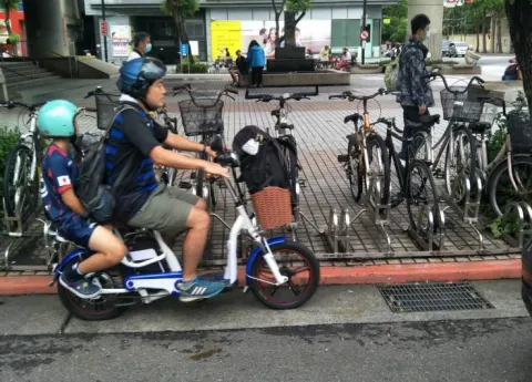 交通論壇社論 ：穿梭巷弄的新運具-電動自行車